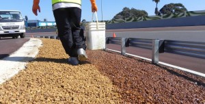 Amber Pour On Road Median - StoneSet